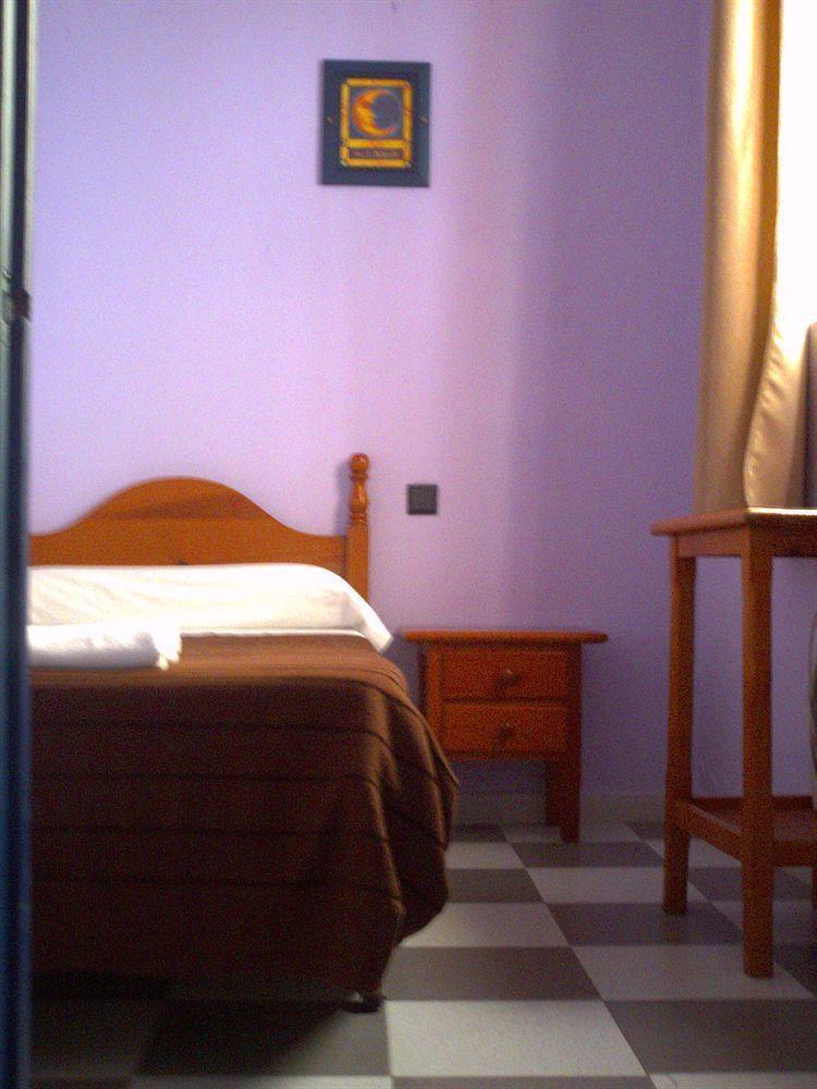 Hostal Lis เซบีญา ภายนอก รูปภาพ