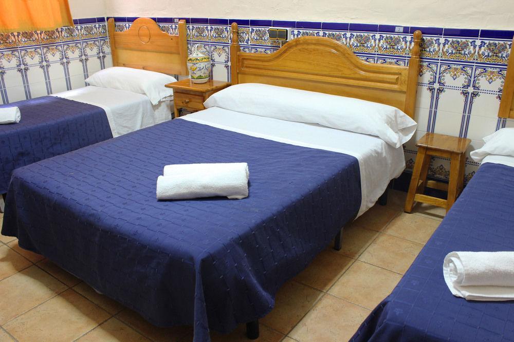 Hostal Lis เซบีญา ภายนอก รูปภาพ