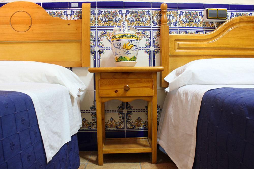 Hostal Lis เซบีญา ภายนอก รูปภาพ