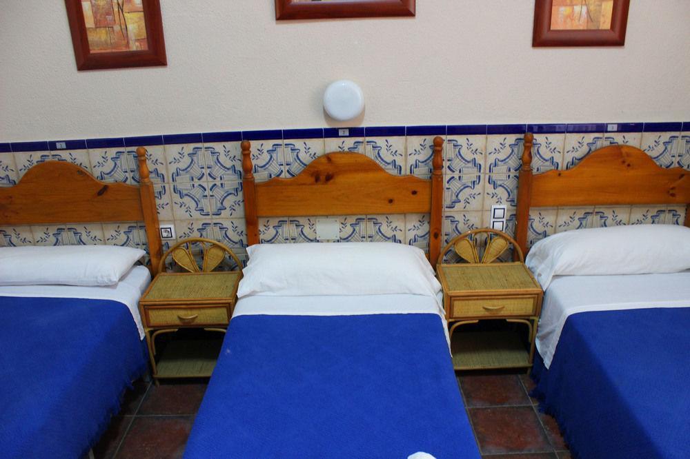 Hostal Lis เซบีญา ภายนอก รูปภาพ