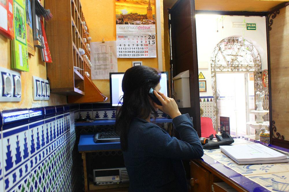Hostal Lis เซบีญา ภายนอก รูปภาพ