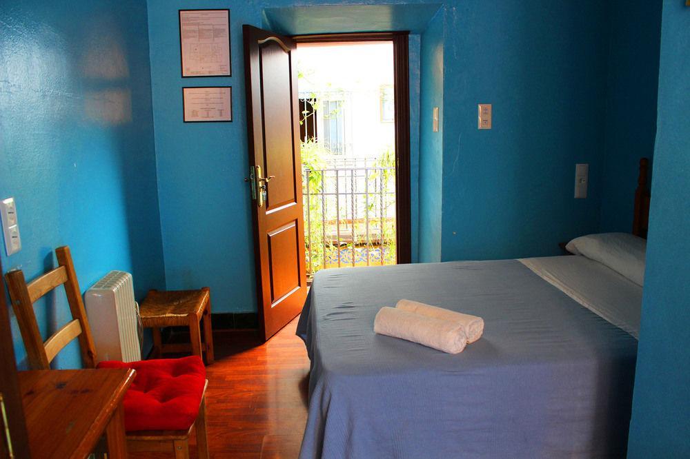 Hostal Lis เซบีญา ภายนอก รูปภาพ