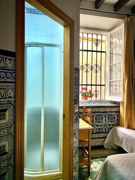 Hostal Lis เซบีญา ภายนอก รูปภาพ