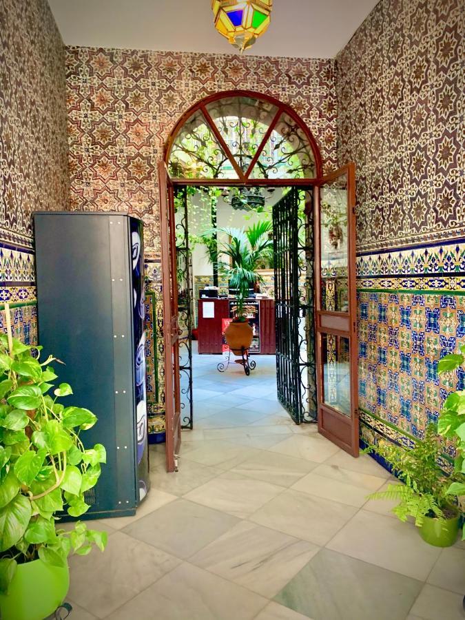 Hostal Lis เซบีญา ภายนอก รูปภาพ