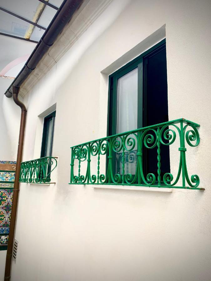 Hostal Lis เซบีญา ภายนอก รูปภาพ